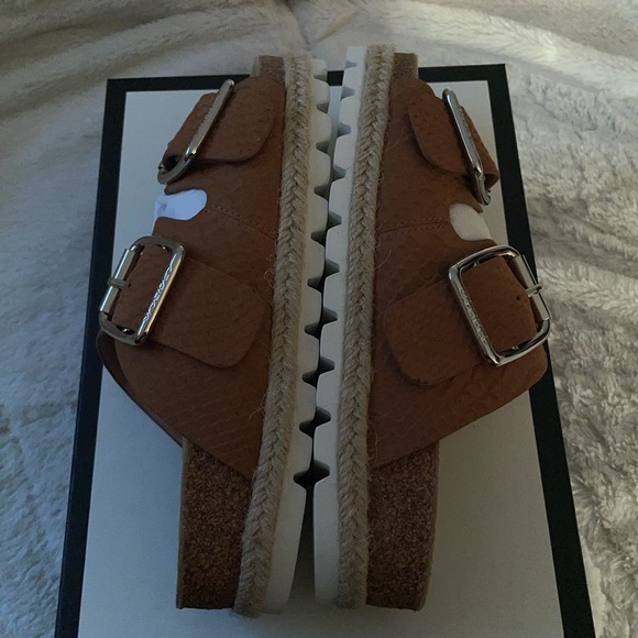 NWT J/SLIDES LEIGHTON Tan Embossed Leather Sandal - Picture 10 of 12